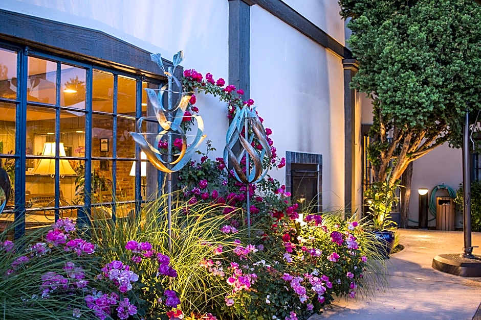 Inn Of The Governors