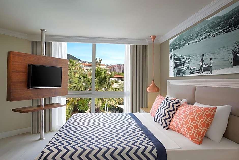 Paloma Marina Suites - Adult Only