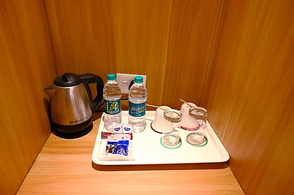 Hotel K.C. Cross Road