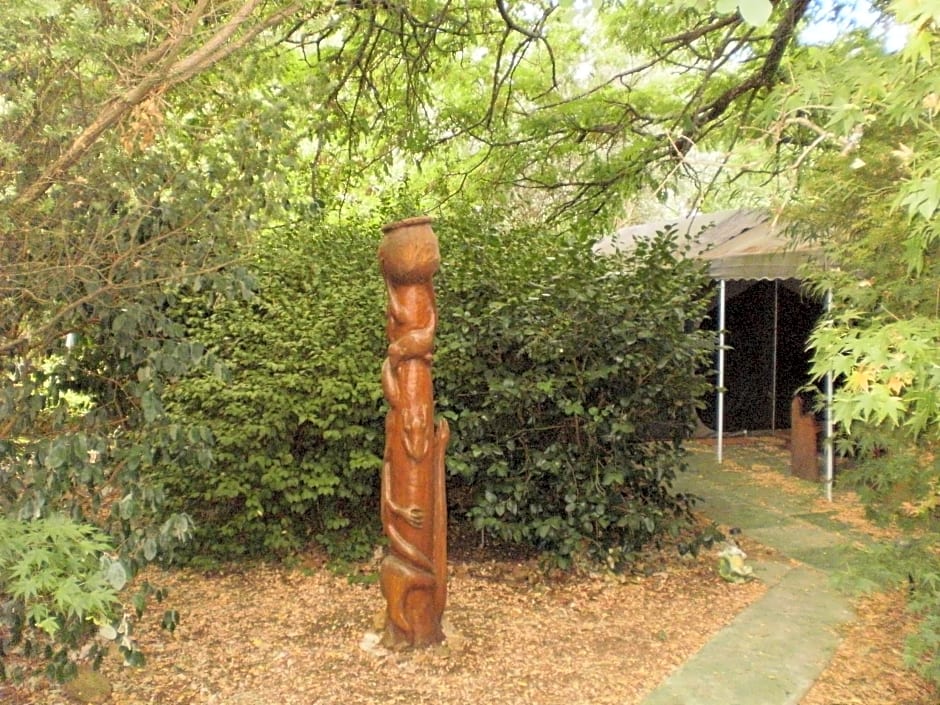 Black Cockatoo Lodge