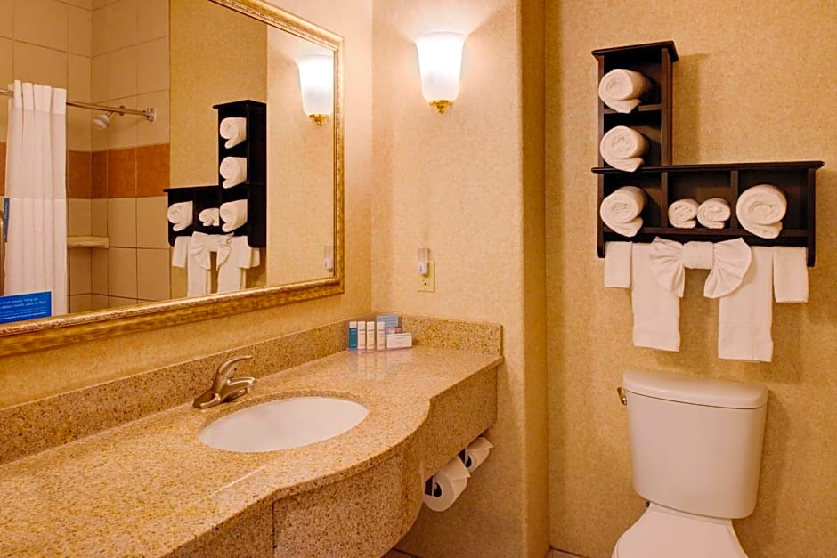 Hampton Inn By Hilton And Suites Ontario