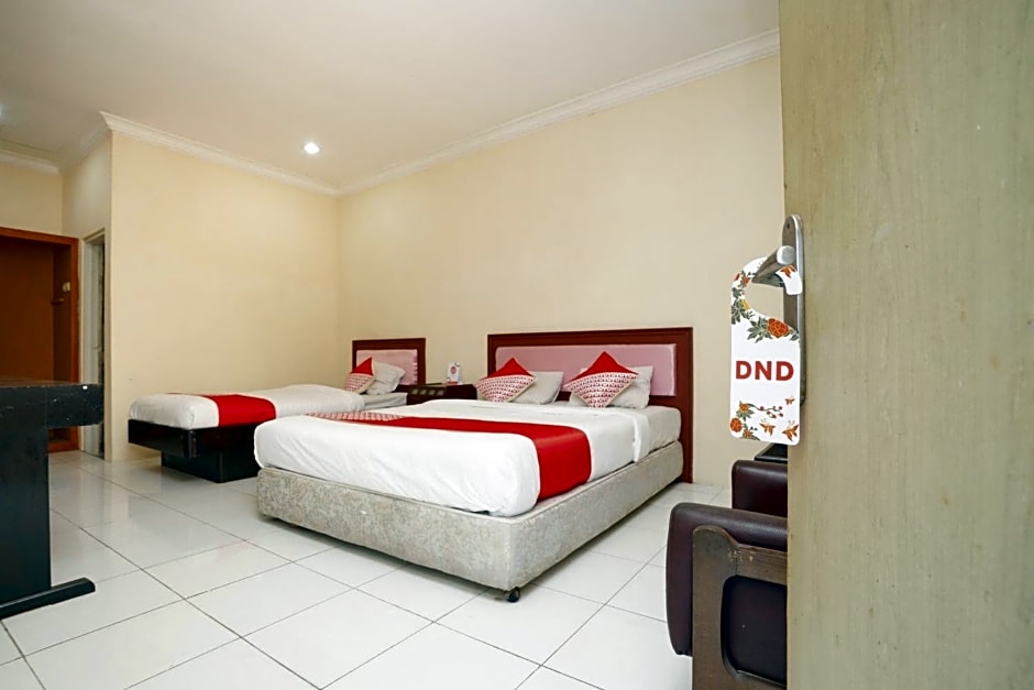 OYO 2003 Female Guest House