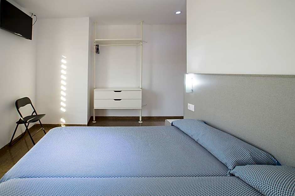 Hostal Drassanes