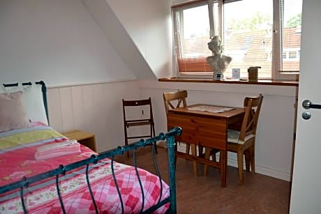 B&B MACBED CHECKIN-TIME 1700-1800 or request before you book