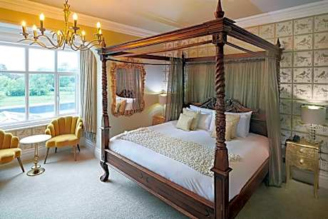 Deluxe King Room with River View