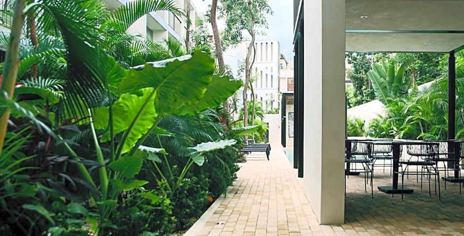 Private pool and rooftop for 3