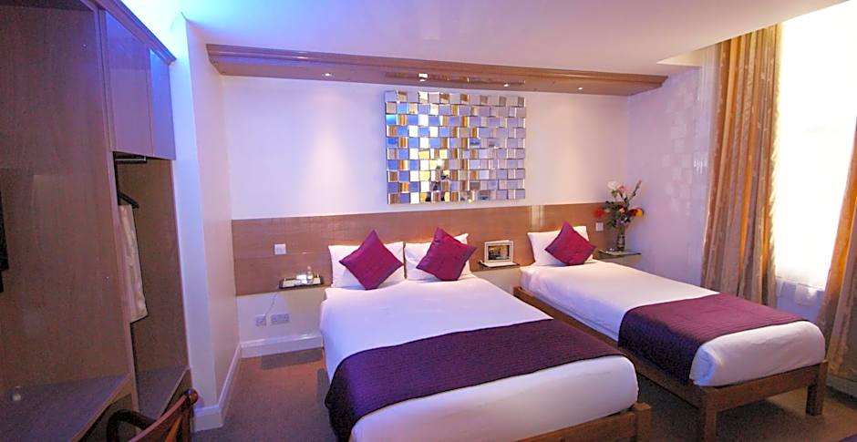 Photo 1 of 7 of Triple Room