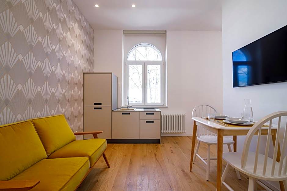 ELECTRIC Rooms & Suites