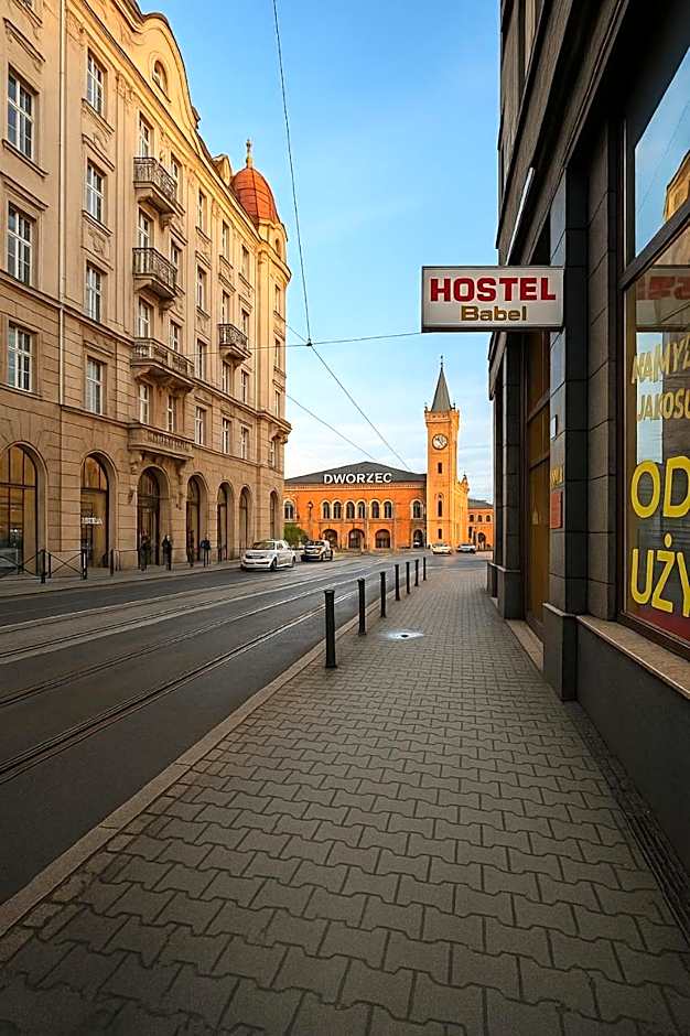 Babel Hostel, Dworzec PKP, Rynek