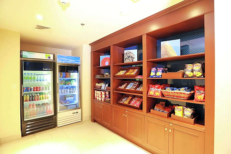 Hampton Inn By Hilton & Suites Laval Quebec Canada