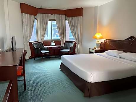 Double Bed Room With Air conditioning