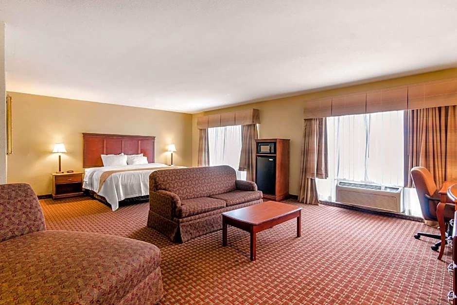 Photo 1 of 10 of 1 King Bed Suite