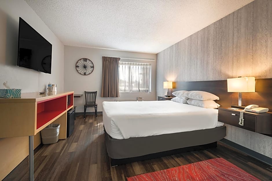 Red Lion Inn & Suites Ontario