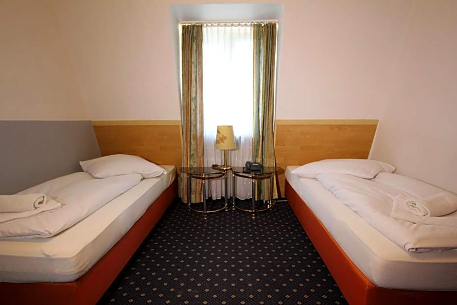 Carlton Hotel