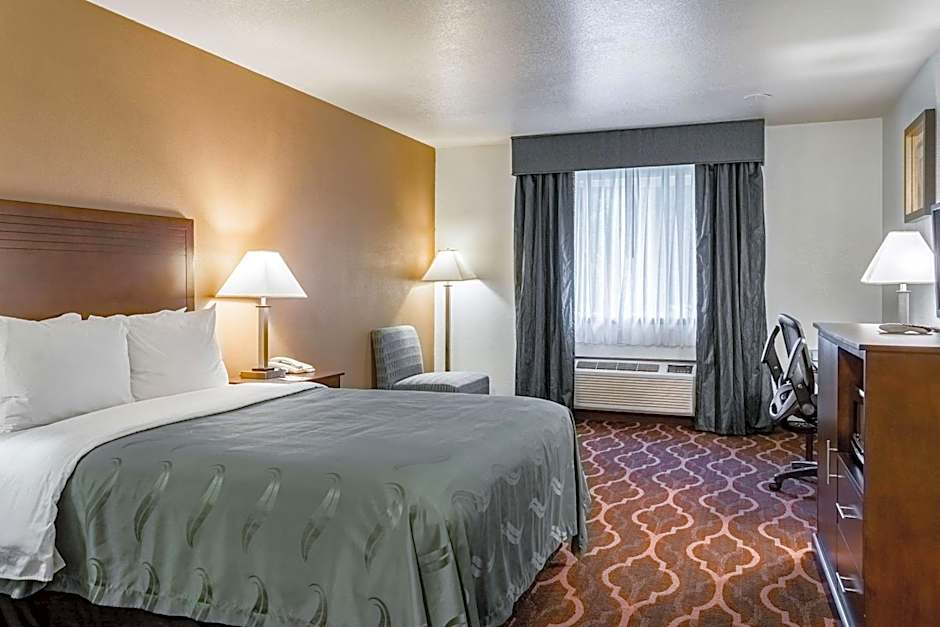 Quality Inn & Suites Vancouver North