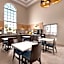 Days Inn & Suites by Wyndham Houston Hobby Airport