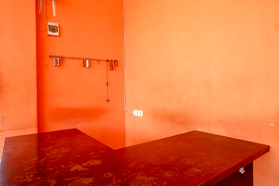 RedDoorz near Taman Makam Pahlawan Tatura