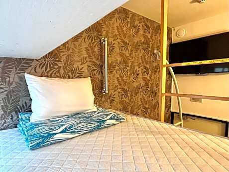 Eco-Friendly Double Room with Small Double Bed - No Daily Cleaning - Non-Smoking