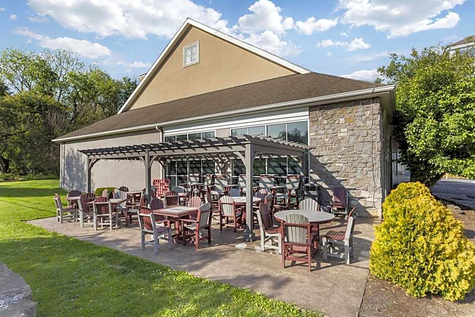 Best Western Plus Revere Inn & Suites