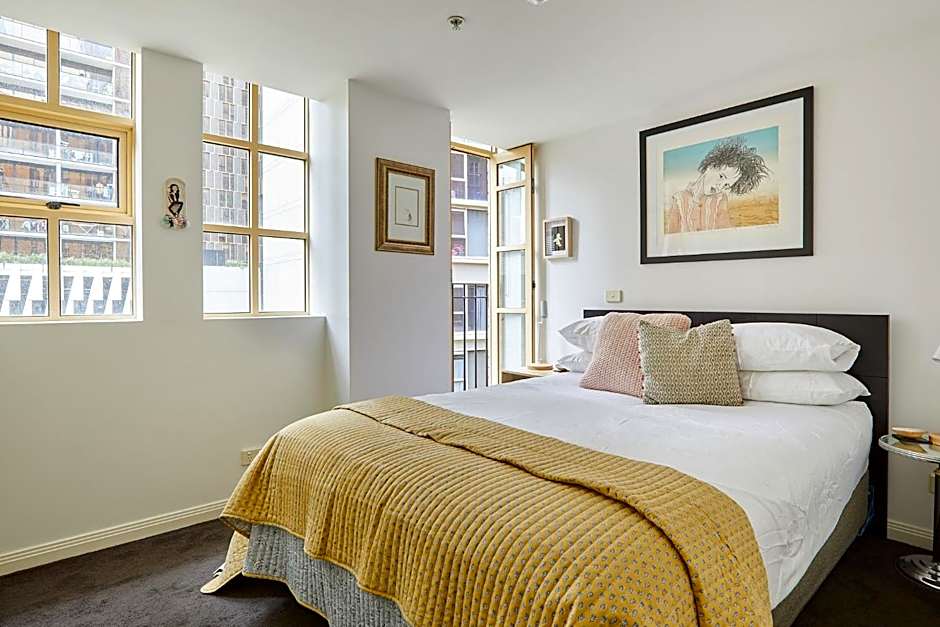 Deco Loft on Russell Street