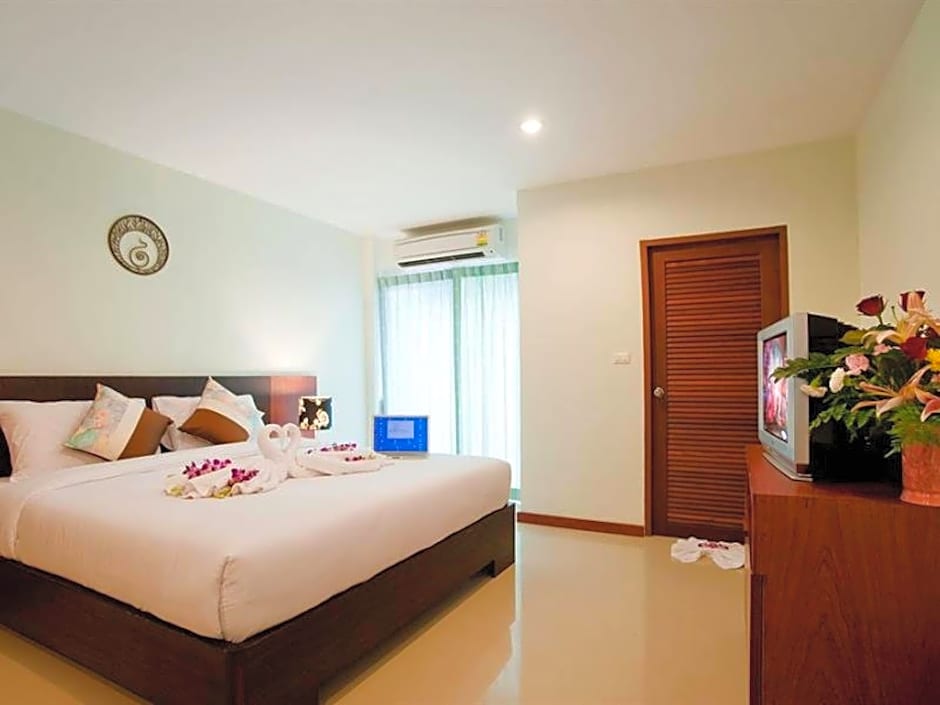 Deva Suites Patong Hotel