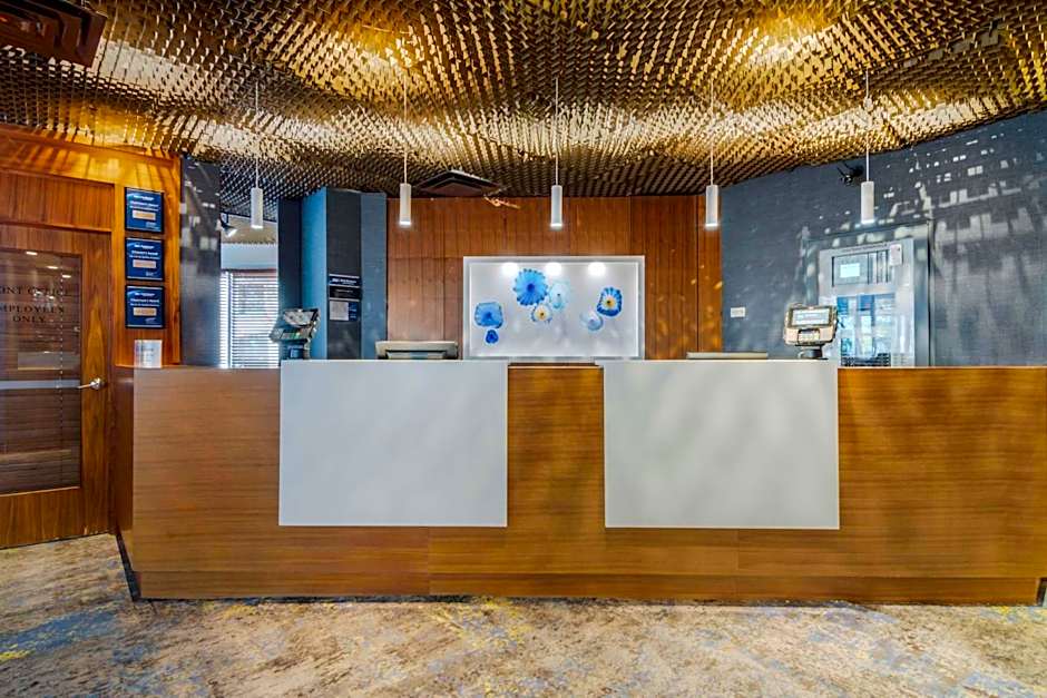 Best Western Premier Chateau Granville Hotel & Suites & Conference Centre
