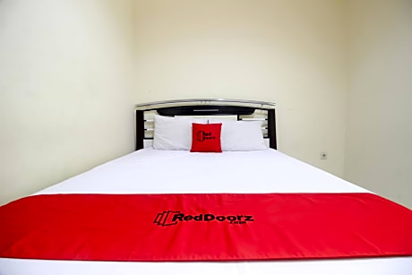 RedDoorz near Puskesmas Sei Jang Tanjung Pinang