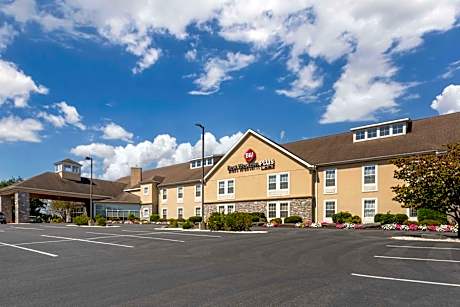 Best Western Plus Revere Inn And Suites