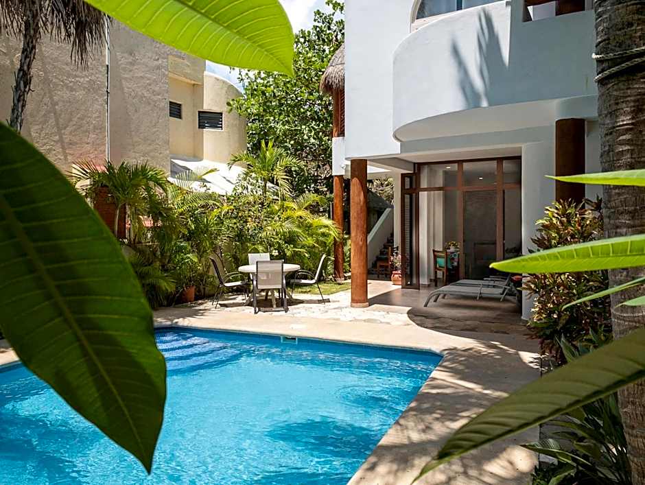 Casa Sonoma - Charming Condos Minutes from Beach & Reef