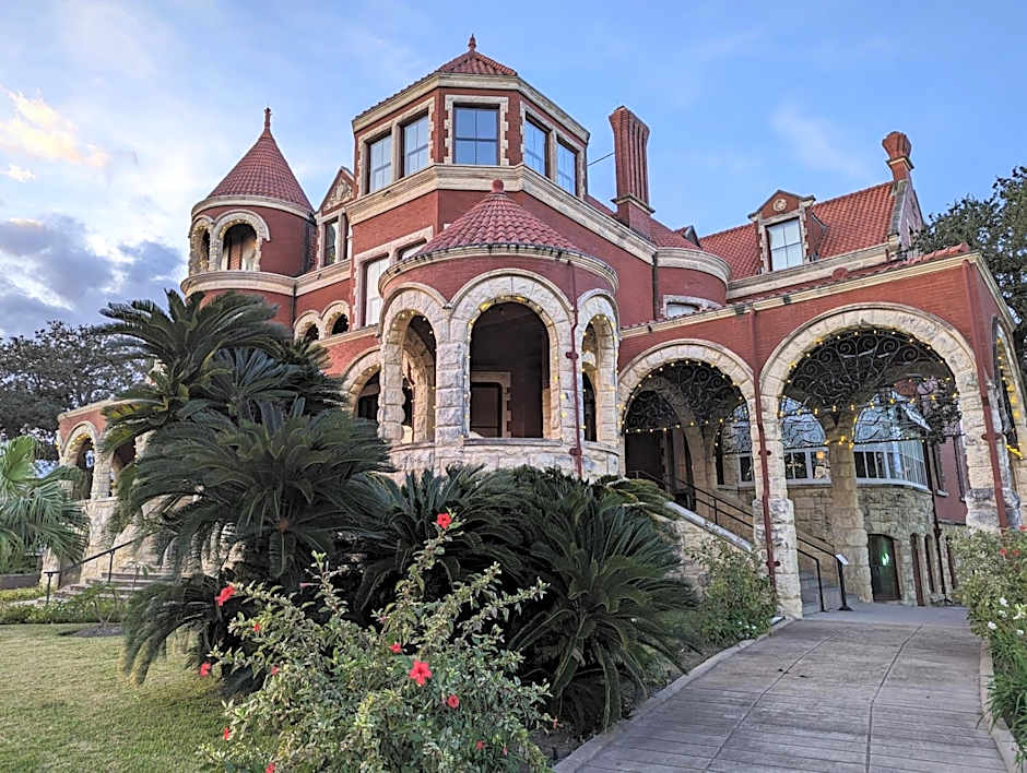 The 1890 Freeman House