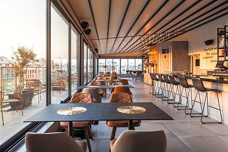 Rise Hotel