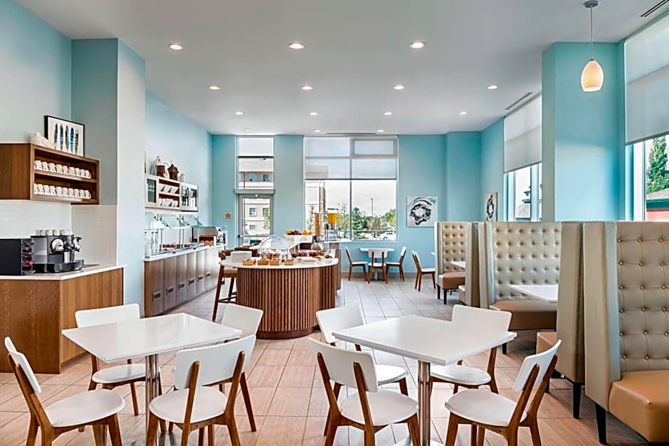 Element Calgary Airport