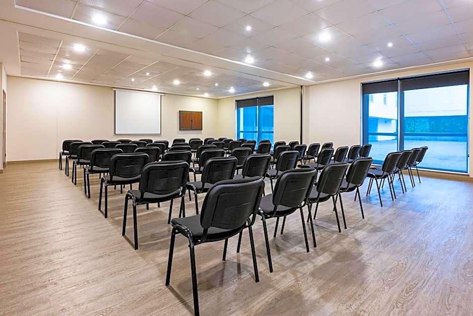 City Express Plus by Marriott Cali