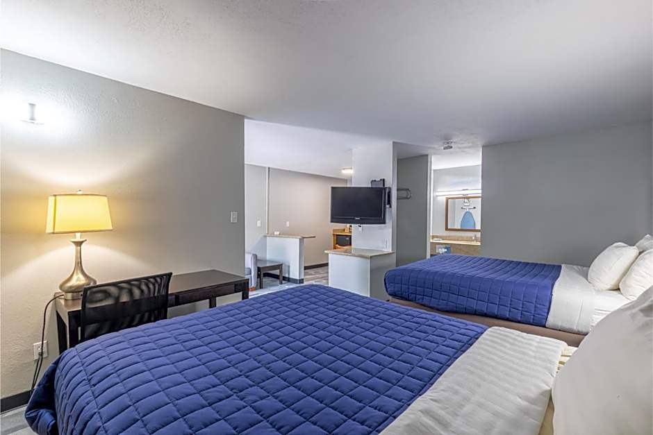 Freer Executive inn and Studios