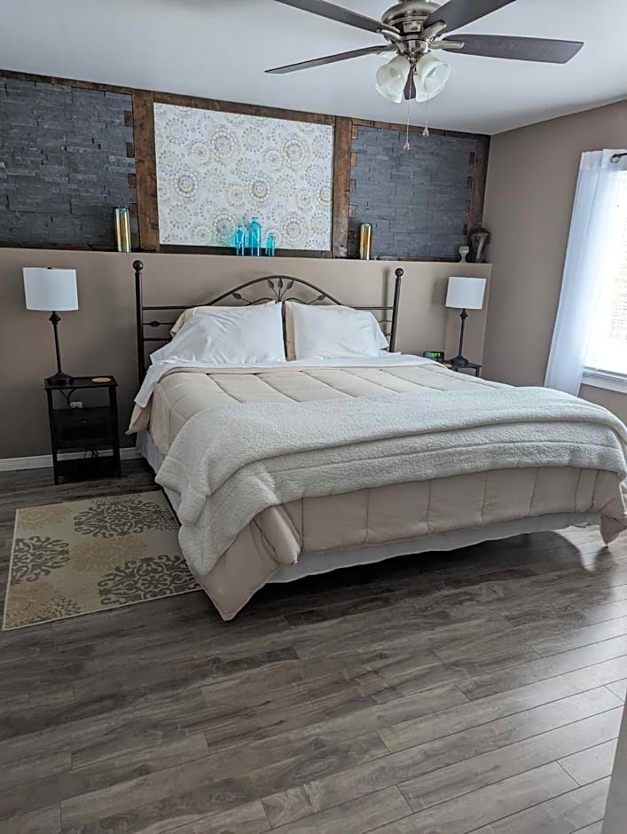 Suite in the Bush-Private Apartment