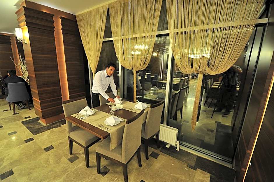 Grand Cenas Hotel