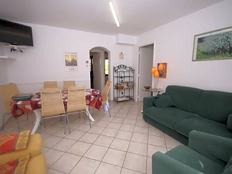 Holiday home in Vic-sur-Seille near the forest