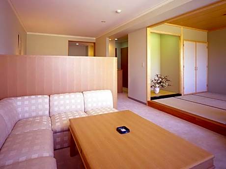 Japanese Western Style Room for 5 People