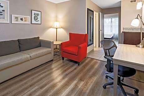 King Suite with Sofa bed - Non Smoking/Interior Hall