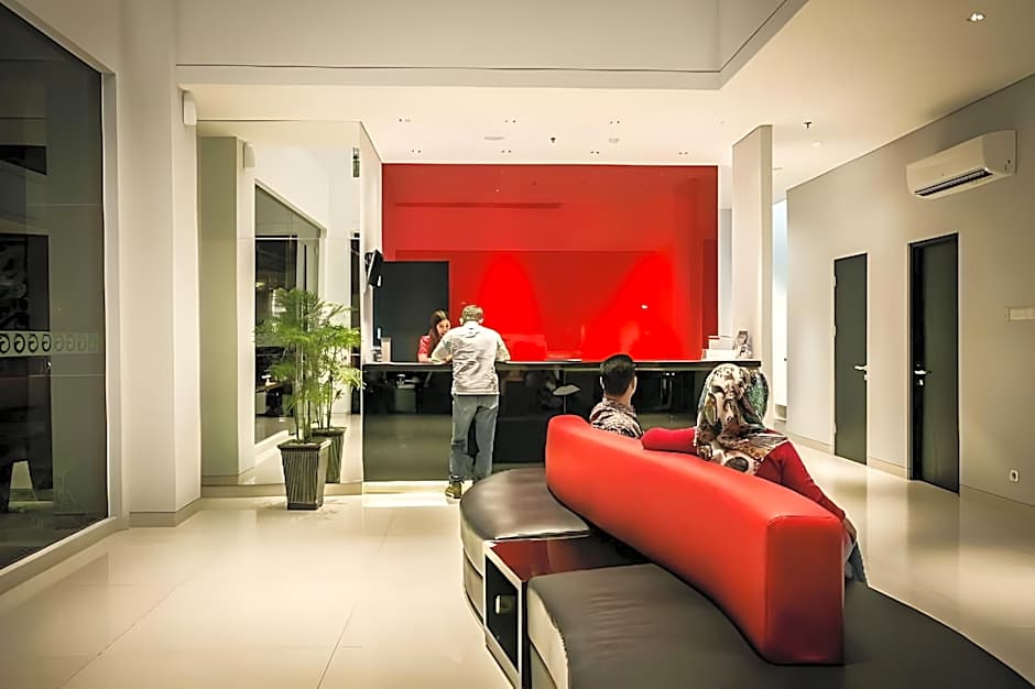 G Suites Hotel By AMITHYA