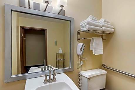 Queen Room with Two Queen Beds and Balcony - Non-Smoking