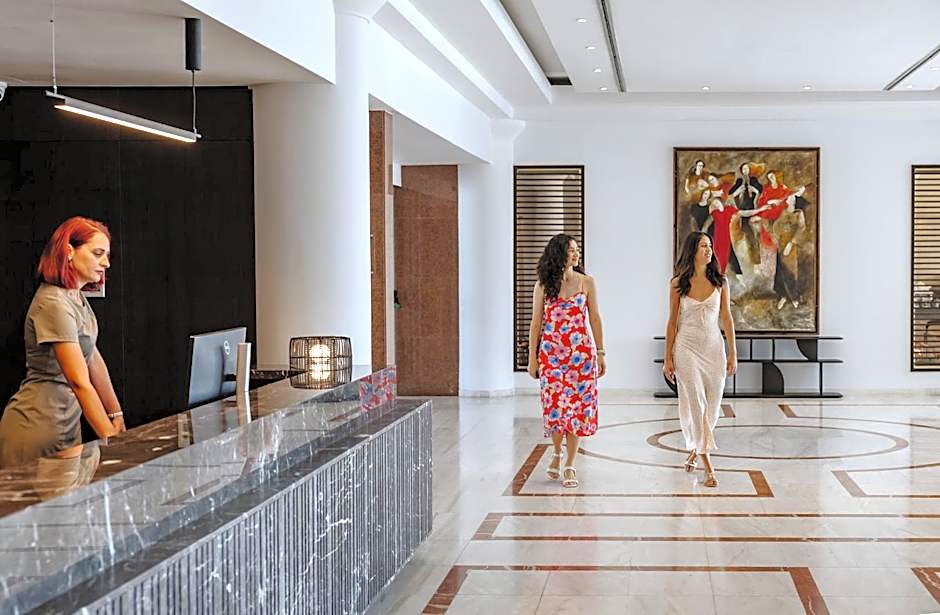 Golden Coast Beach Hotel