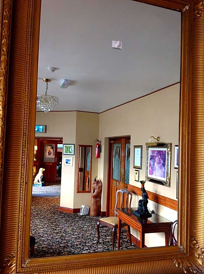 Templemore Arms Hotel