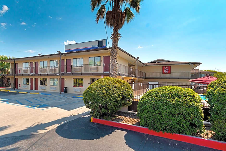 Red Roof Inn San Antonio E - Frost Bank Center