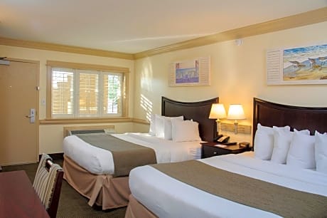 Dune View with Two Queen Beds in the Main Building