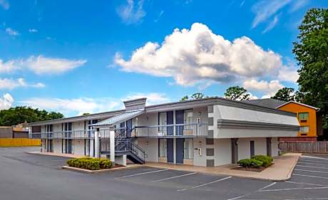 Clarion Pointe Morrow - Atlanta South