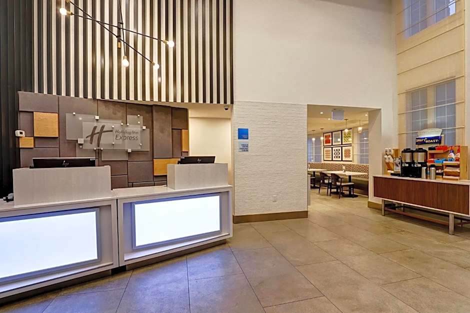 Holiday Inn Express Whitby Oshawa By IHG