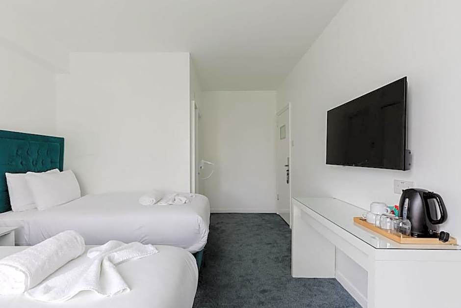 Palace Court Hotel