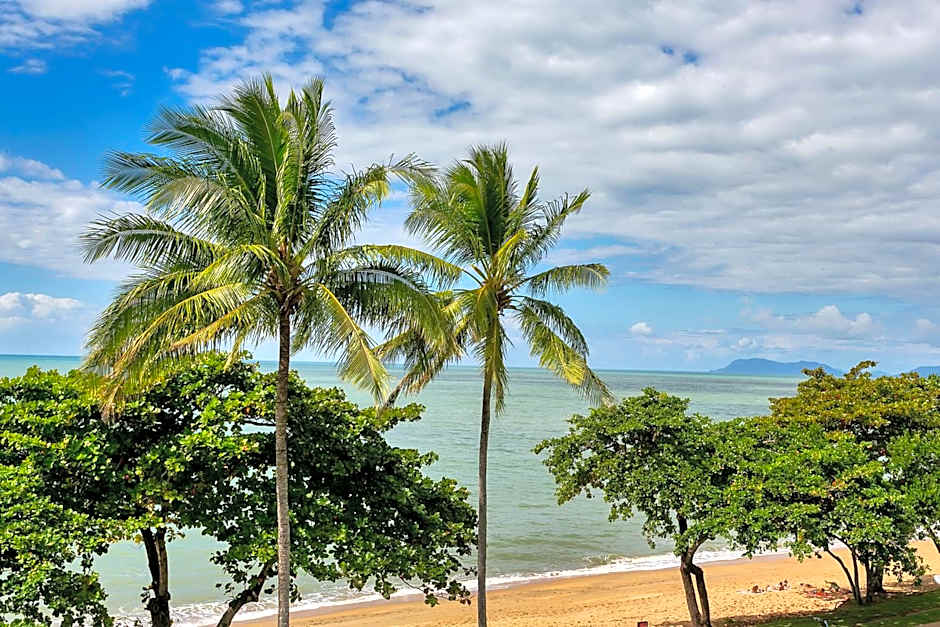 Beachfront Apartments on Trinity Beach