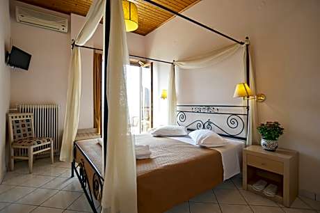 Double or Twin Room with Gorge View